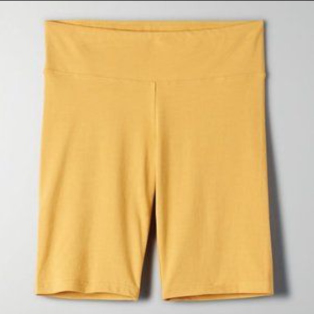 Aritzia TNA Biker Shorts 🩳 Sz XS 9 inch  Gold Mustard Yellow
